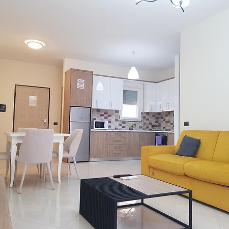 Relax Apartments Golem Golem  Luaran gambar