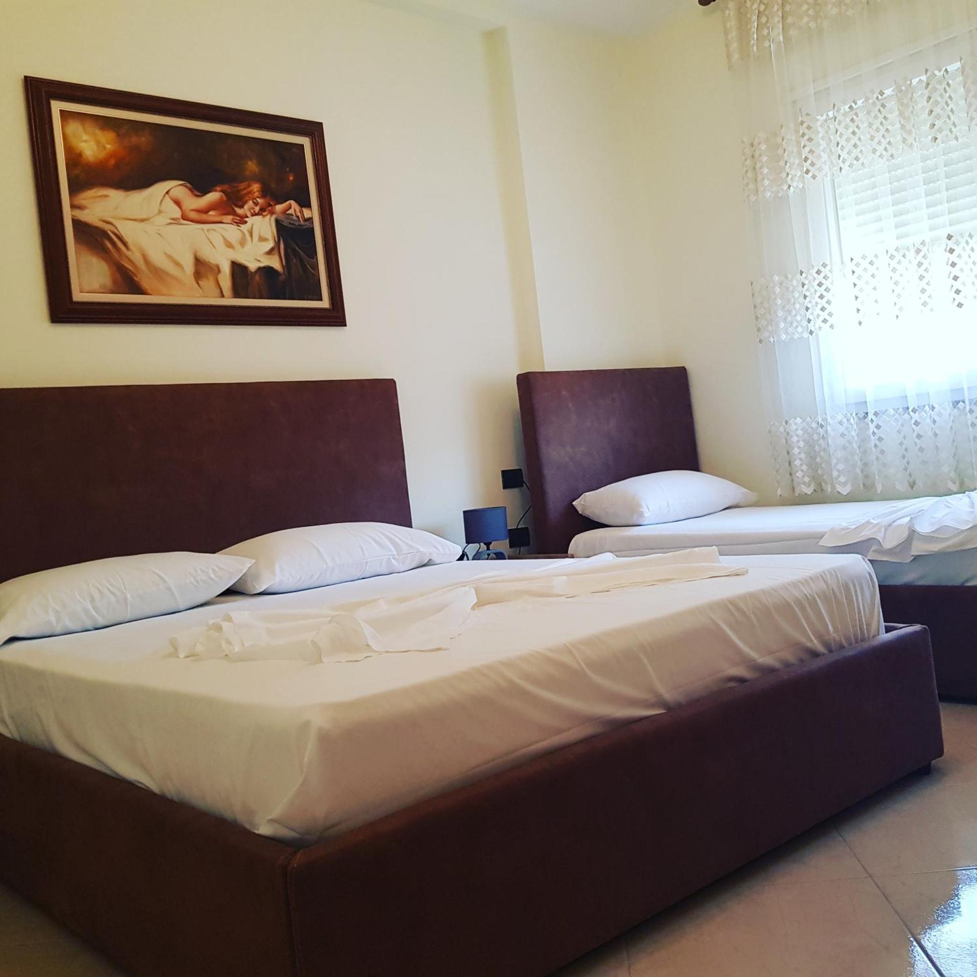 Relax Apartments Golem Golem  Luaran gambar